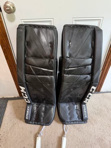 34" CCM EFlex 5 Goalie Leg Pads (Used)