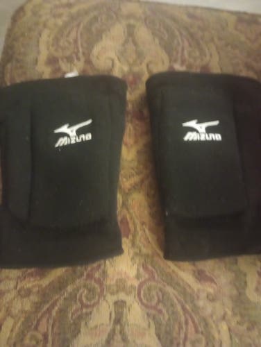 Mizuno (New) volleyball knee pads