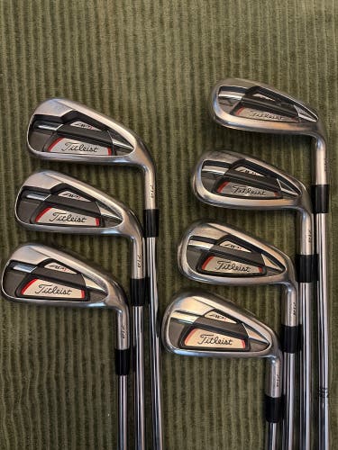 Titleist AP1 714 Iron Set Right Handed (Used)