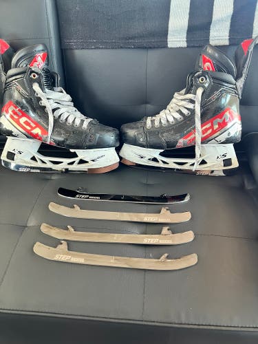 Black 2023 CCM JetSpeed FT6 Pro Hockey Skates Regular Width 6.5 (Used)