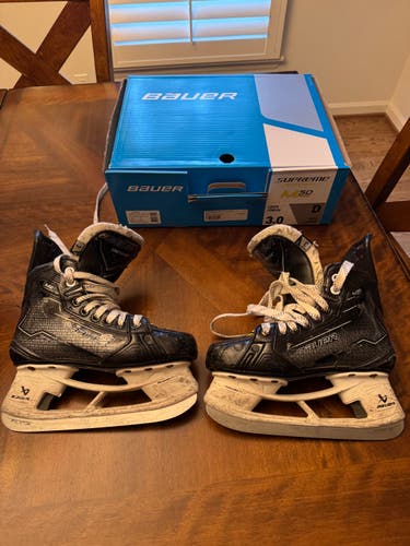 Bauer Supreme M50 Pro Hockey Skates Regular Width Size 3 (Used)