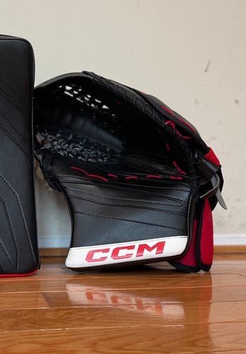 NEED GONE ASAP! Brand New 580 CCM EFlex 7 Glove Regular Pro Stock