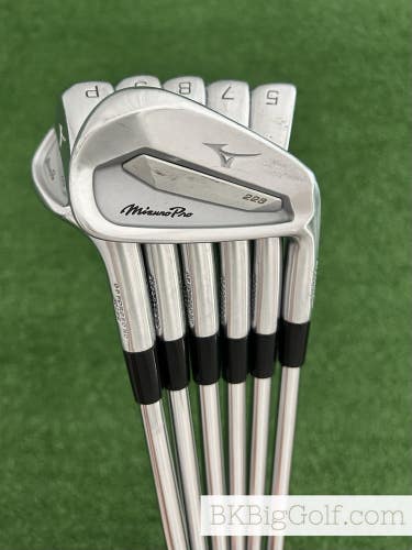 Mizuno Pro 223 Forged Iron Set 5-P / Dynamic Gold X100 Extra Stiff