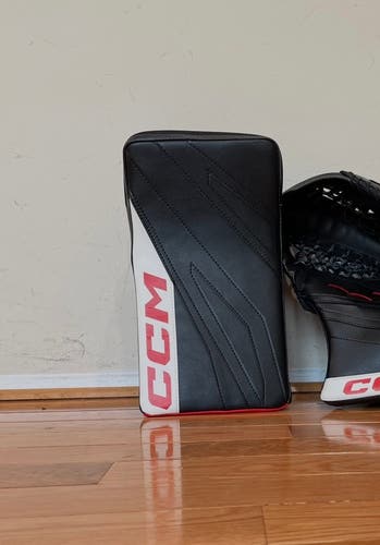 NEED GONE ASAP Custom CCM EFlex 7 Regular Blocker Pro Stock (New)