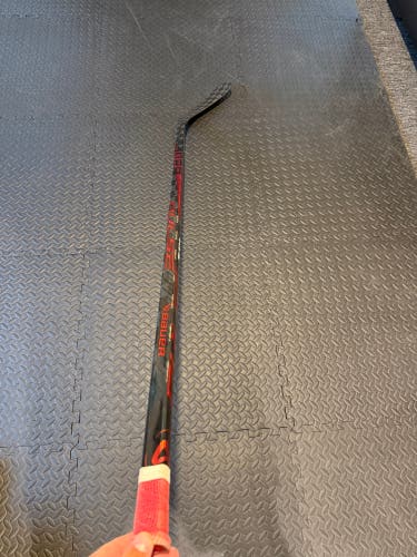 Intermediate Bauer Pulse Right Handed Hockey Stick P92 65 Flex (Used)