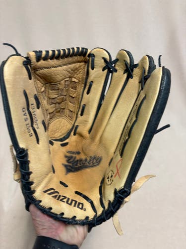 RH Mizuno Varsity Softball Glove 13" (Used)