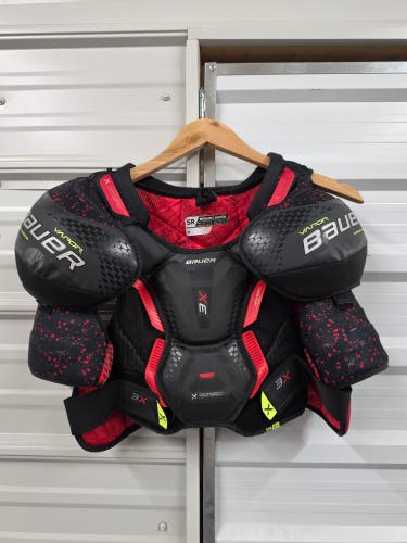 Medium Senior Bauer Vapor 3X Shoulder Pads (Used)
