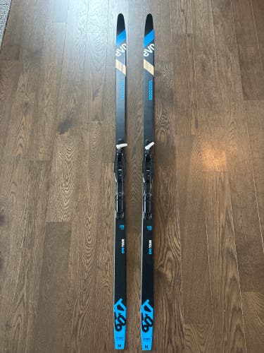 Classic Men's 2023 Rossignol EVO Cross Country Skis With Bindings (New)