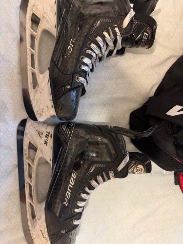 Black 2022 Bauer Supreme Mach Hockey Skates Narrow Width 8 (Used)
