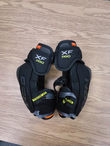 Senior Medium CCM Tacks XF Pro Elbow Pads Pro Stock (Used) 7