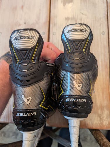 Bauer Supreme M40 Hockey Skates Regular Width 13.5 (Used)