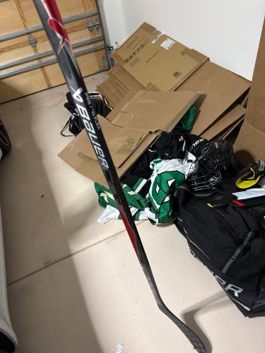 Senior Bauer Vapor Flylite Left Hand Hockey Stick P28 70 Flex (Used)