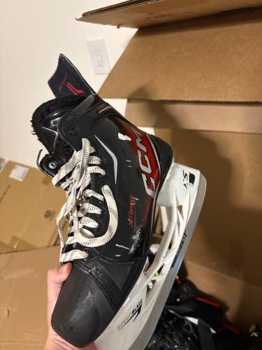 2023 CCM JetSpeed FT680 Hockey Skates 9 (Used)