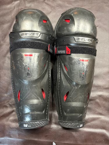 Intermediate Bauer Vapor 3X Pro 14" Shin Pads (Used)