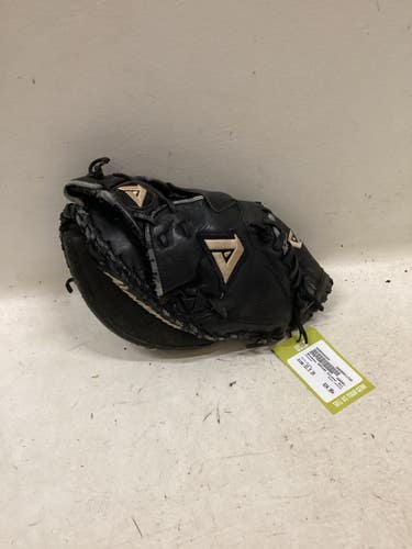 Used Akadema APP240 BB/SB Catchers RH Throw Black 33 1/2" 11725-S000509254