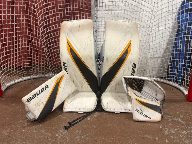 34" 2023 Bauer Hyperlite 2 Regular Goalie Full Set Pro Stock (Used)