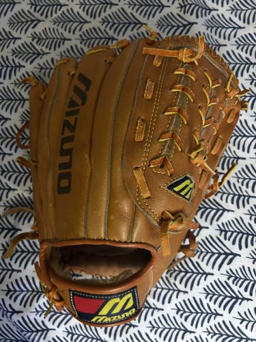 1991 Mizuno Professional model RH Outfield Baseball Glove 13" (Used)