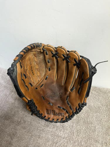 Wilson A0500 12” Advantage Series Baseball Glove Brown Black Ecco Leather RHT