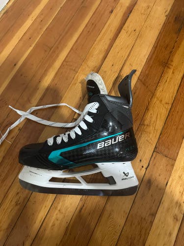2026 Bauer Supreme Fuse Hockey Skates Regular Width 8.5 (Used)