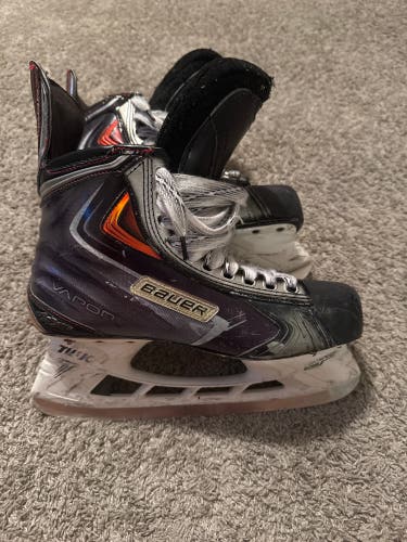 Pro Stock Bauer Vapor APX2 Hockey Skates 9 1/4E