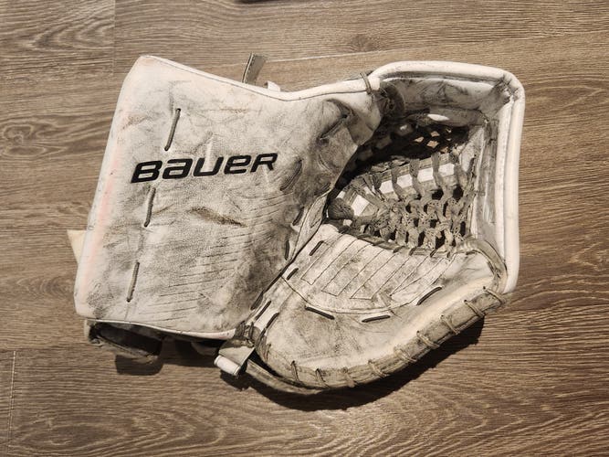 Bauer Supreme Hockey Goalie Catcher Glove Ultrasonic Senior Regular White (Used)