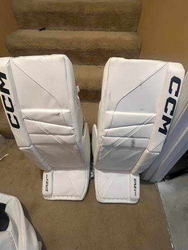 30" 2024 CCM EFlex 6.9 Goalie Leg Pads (Used)