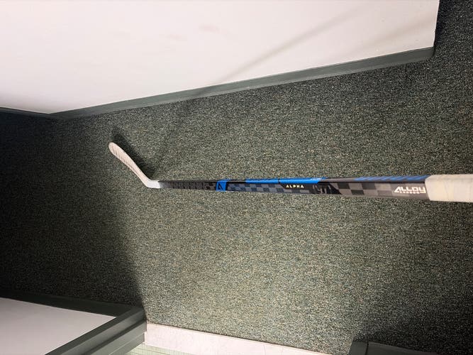 Senior Warrior Alpha LX3 Pro Right Handed Hockey Stick P92 77 Flex (New)