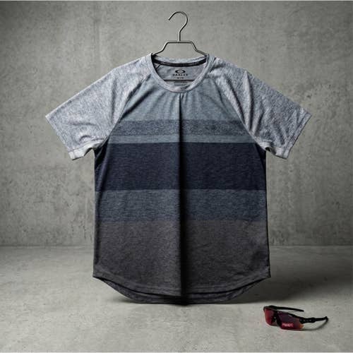 Oakley Men's XL Striped T-Shirt Techwear Gorpcore Cyber Y2K Archive Sport