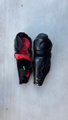 Intermediate Bauer Vapor 3X 14" Shin Pads (Used)