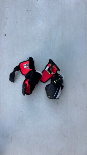 Intermediate Medium Bauer Vapor Hyperlite Elbow Pads (Used)
