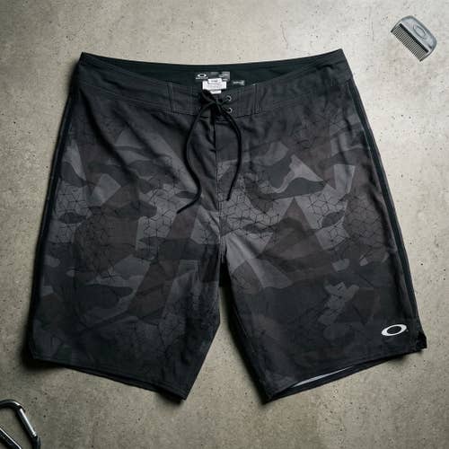 Oakley Men's 40 Boardshorts Black Camo Techwear Gorpcore Tactical Y2K Cyber