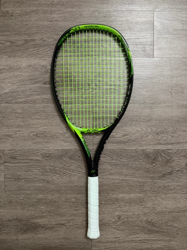Yonex Ezone Lite (2017) | Gripsize 4 1/4 | Excellent Condition