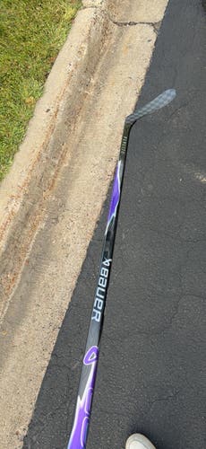 Senior Bauer Vapor Flylite Right Handed Hockey Stick P28 87 Flex (New)