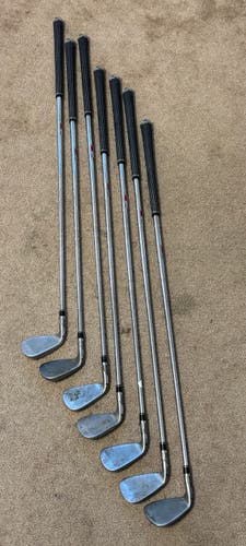 Men's TaylorMade SIM2 MAX Right Handed Iron Set Stiff Flex 7 Pieces 36.5" (Used)