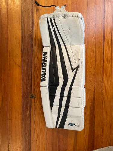 28" Vaughn Velocity V9 Goalie Leg Pads (Used)