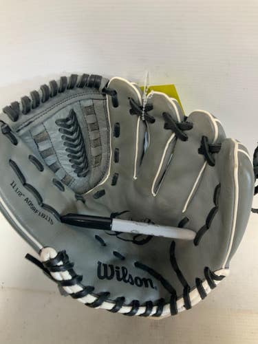 Used Wilson A500 AO5RF18115 BB/SB Glove RH Throw Grey 11 1/2" 11823-S000042093