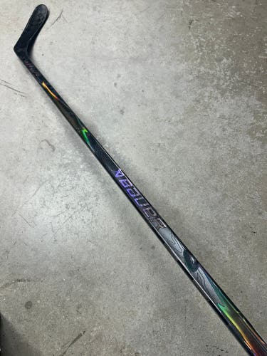 70 Flex P28 Senior Bauer Flylite Right Hand Hockey Stick Pro Stock (Used)
