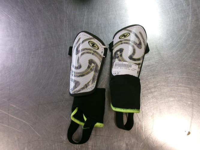 Used Soccer Shin Guards Youth White SM 11868-S000072194