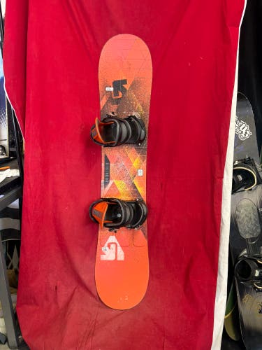 Snowboard: Burton LTR Snowboard All Mountain With Bindings True Twin 140 cm (Used)