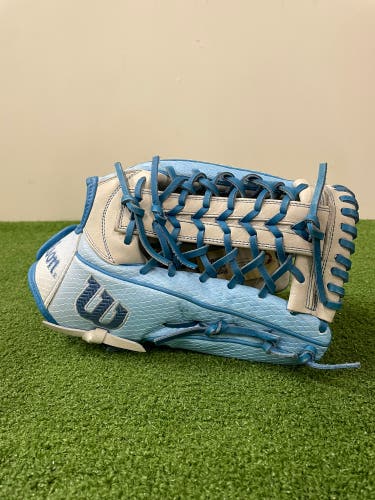 Wilson A2000 T125 RH Outfield Baseball Glove | 12.5"