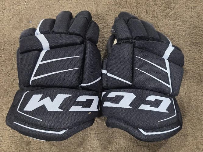Lightly Used-CCM JetSpeed FT1 Hockey Gloves, Youth 9", Black/White