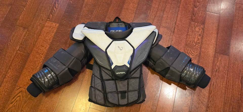 Large/Extra Large 2024 Bauer Vapor Flylite Goalie Chest Protector (Used)