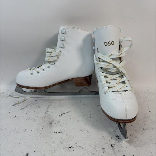 DSG Youth Traditional Figure Skates, Size 5