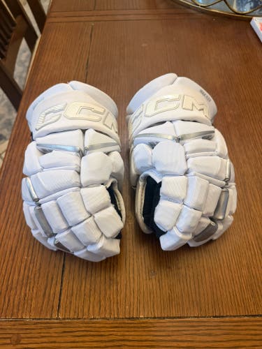 CCM JetSpeed FT8 Pro Gloves 12" (New)