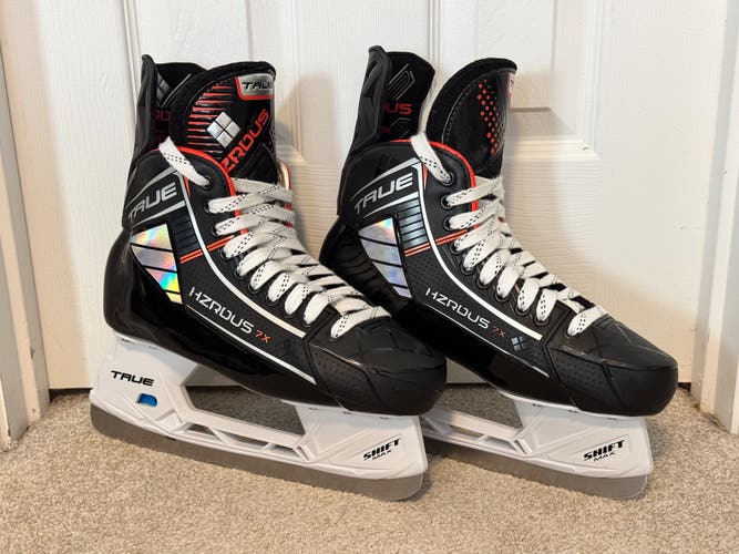 2023 True HZRDUS 7x Hockey Skates Regular Width 9.5 (Used)