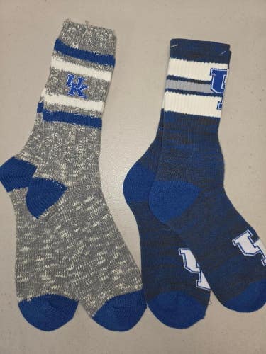 ST17 Mens NCAA KENTUCKY WILDCATS Crew Socks Lot of 2 Pair LARGE NEW