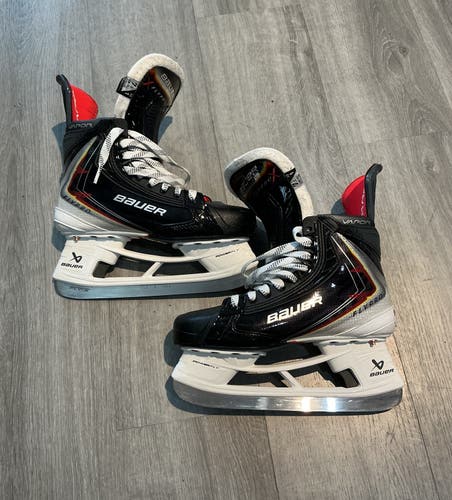 Bauer Vapor Flypro X Hockey Skates 7.5 (Used)