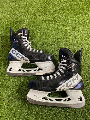 Intermediate CCM JetSpeed FT6 Pro Hockey Skates Pro Stock Size 5 (Used)