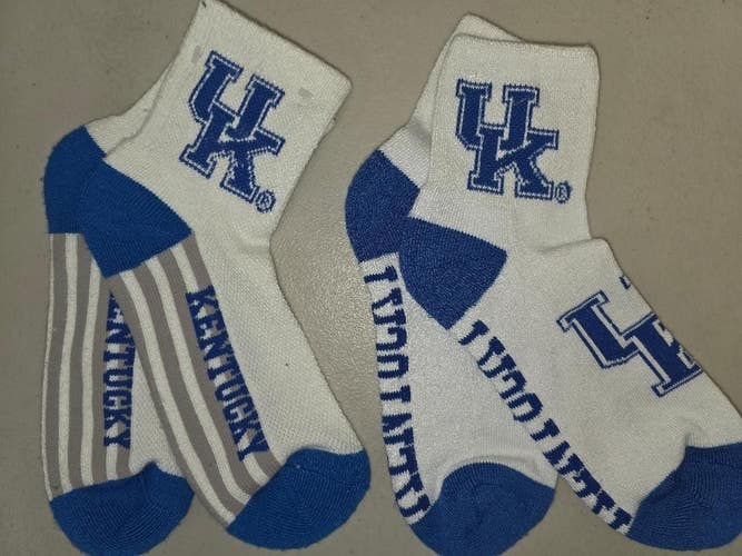 ST38 Mens NCAA KENTUCKY WILDCATS Crew Socks Lot of 2 Pair MEDIUM NEW