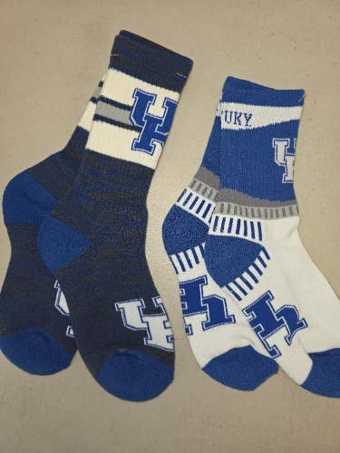 ST43 Mens NCAA KENTUCKY WILDCATS Crew Socks Lot of 2 Pair MEDIUM NEW